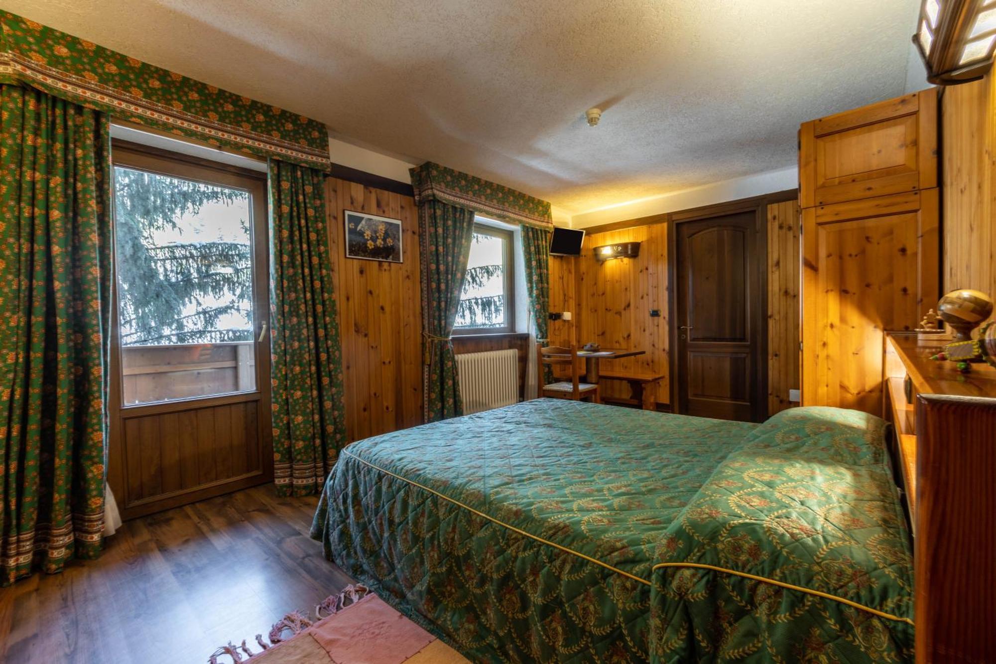 Hotel Bouton D'Or - Конье Экстерьер фото