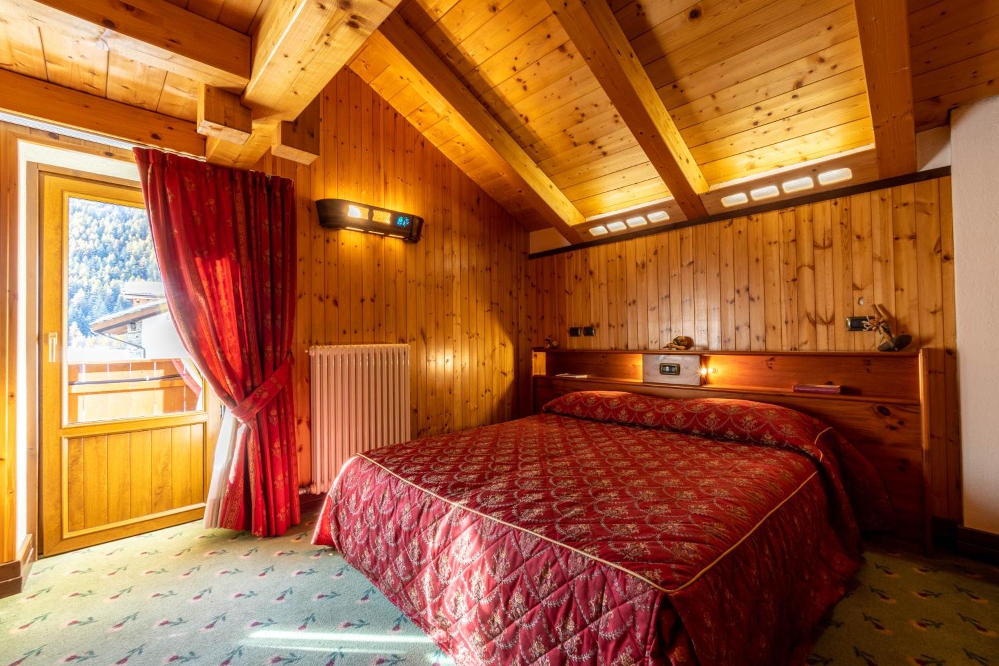 Hotel Bouton D'Or - Конье Экстерьер фото