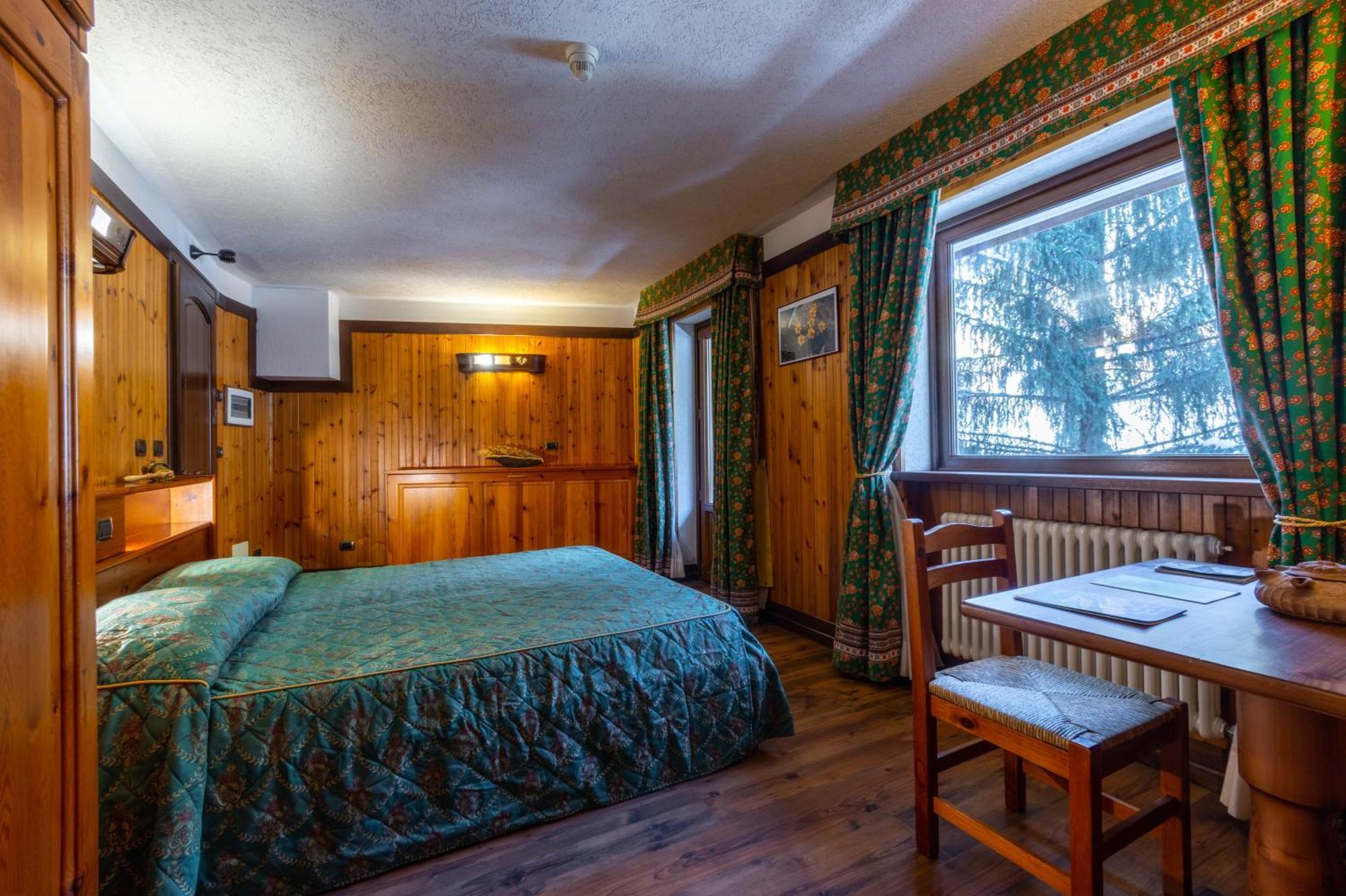 Hotel Bouton D'Or - Конье Экстерьер фото