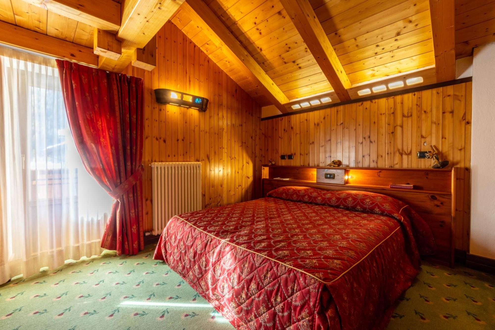 Hotel Bouton D'Or - Конье Экстерьер фото