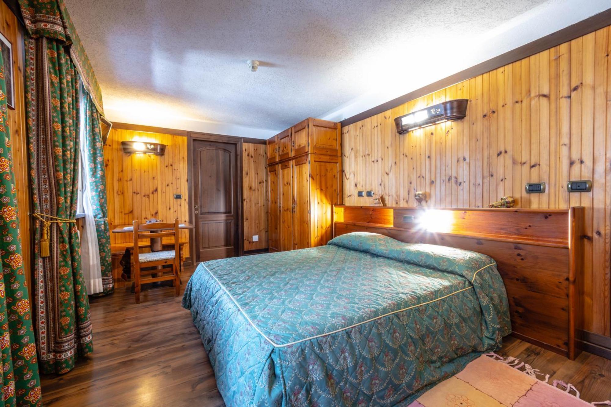 Hotel Bouton D'Or - Конье Экстерьер фото