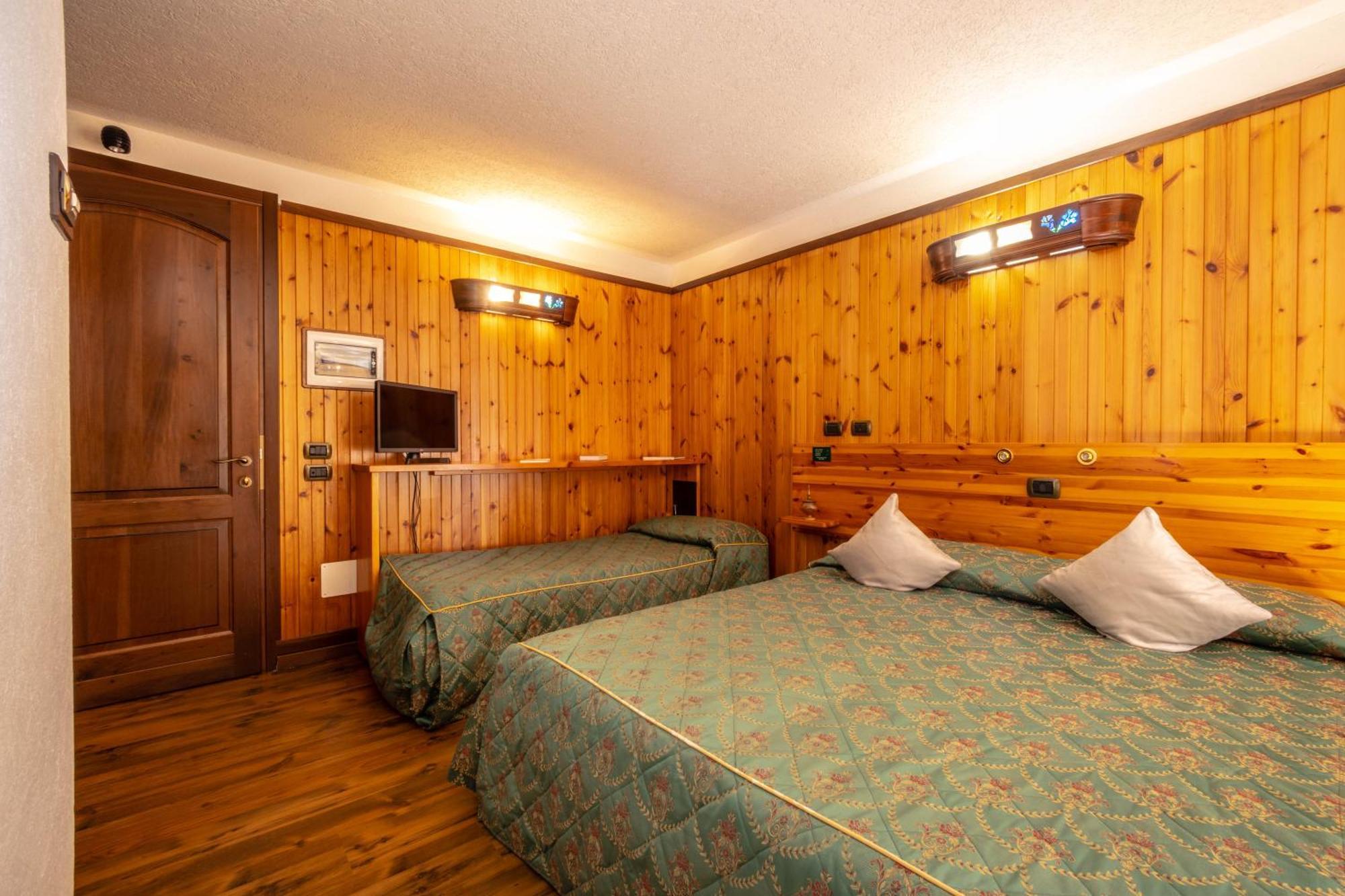 Hotel Bouton D'Or - Конье Экстерьер фото
