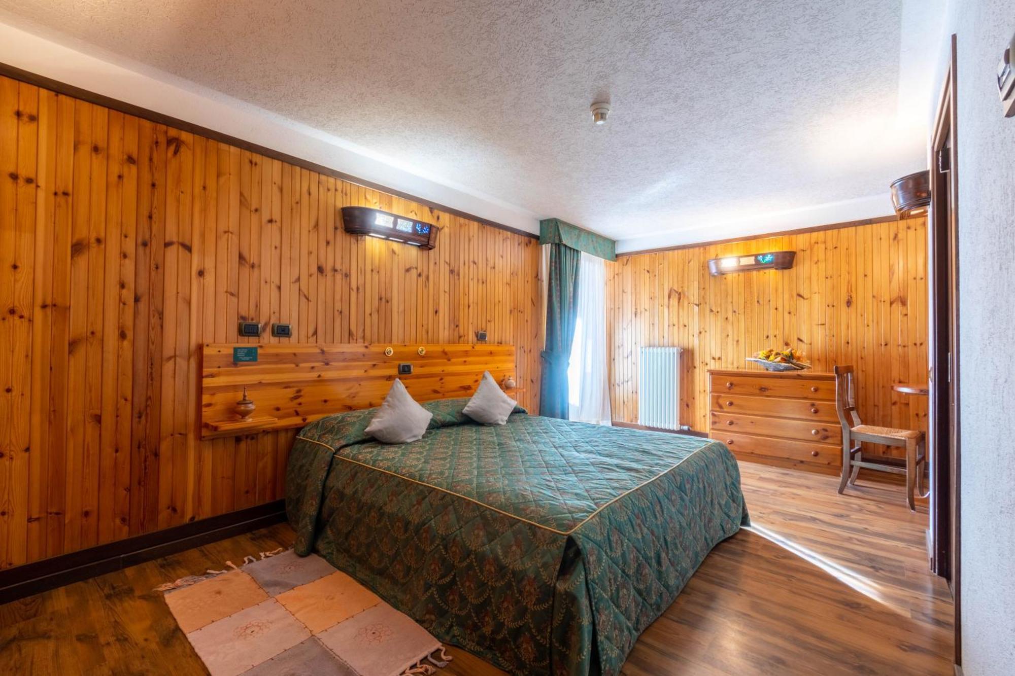 Hotel Bouton D'Or - Конье Экстерьер фото