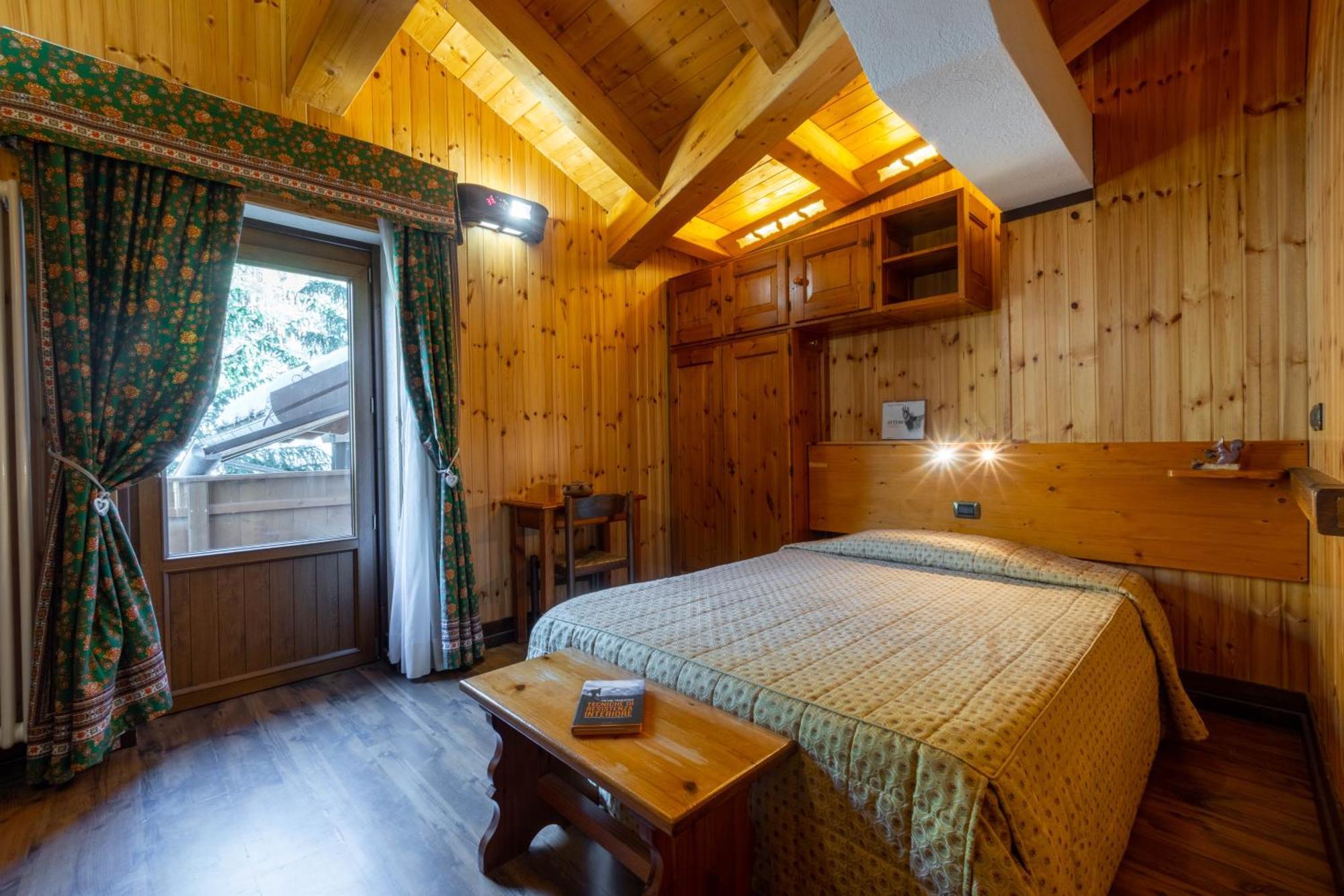 Hotel Bouton D'Or - Конье Экстерьер фото