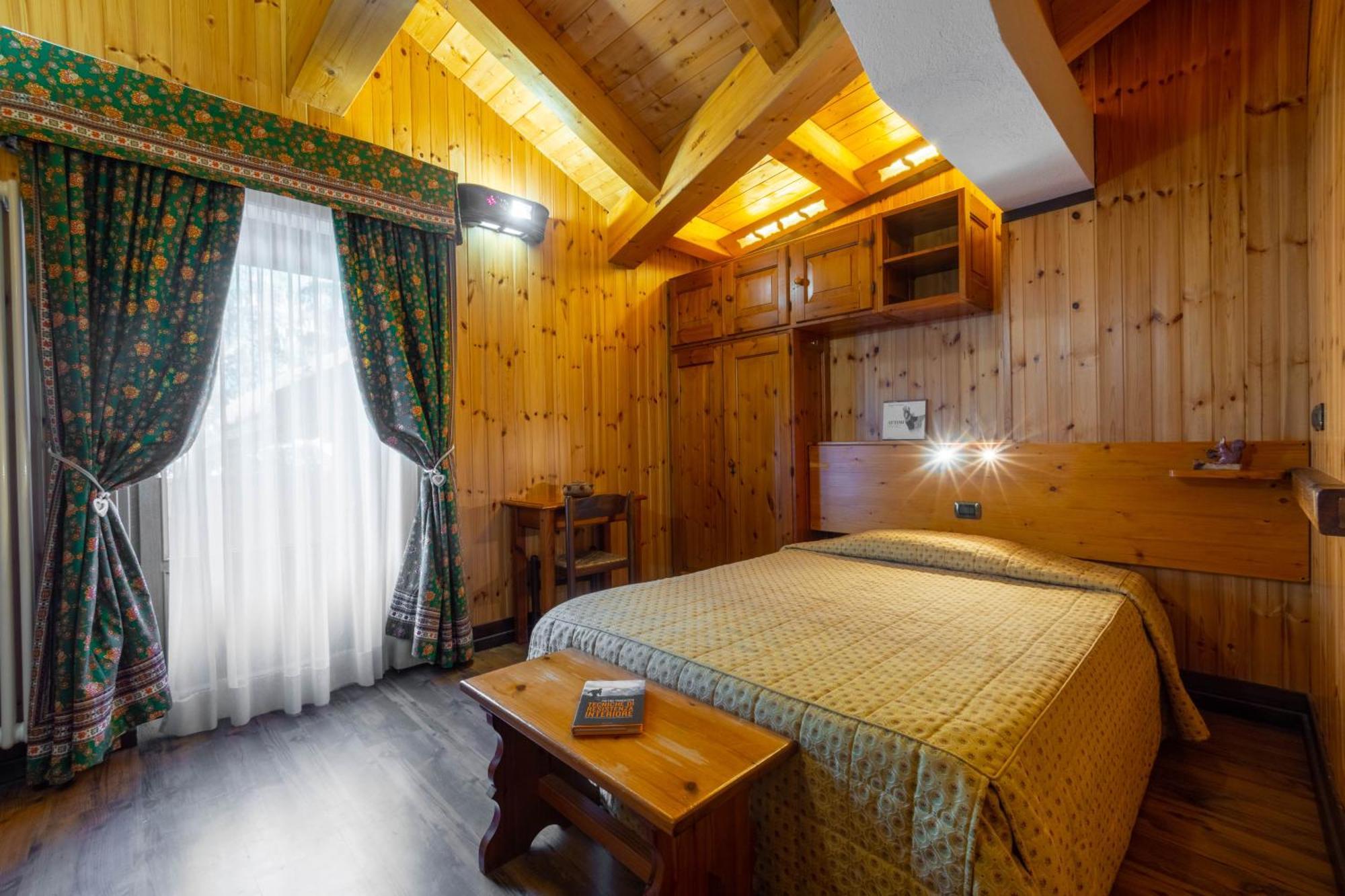 Hotel Bouton D'Or - Конье Экстерьер фото