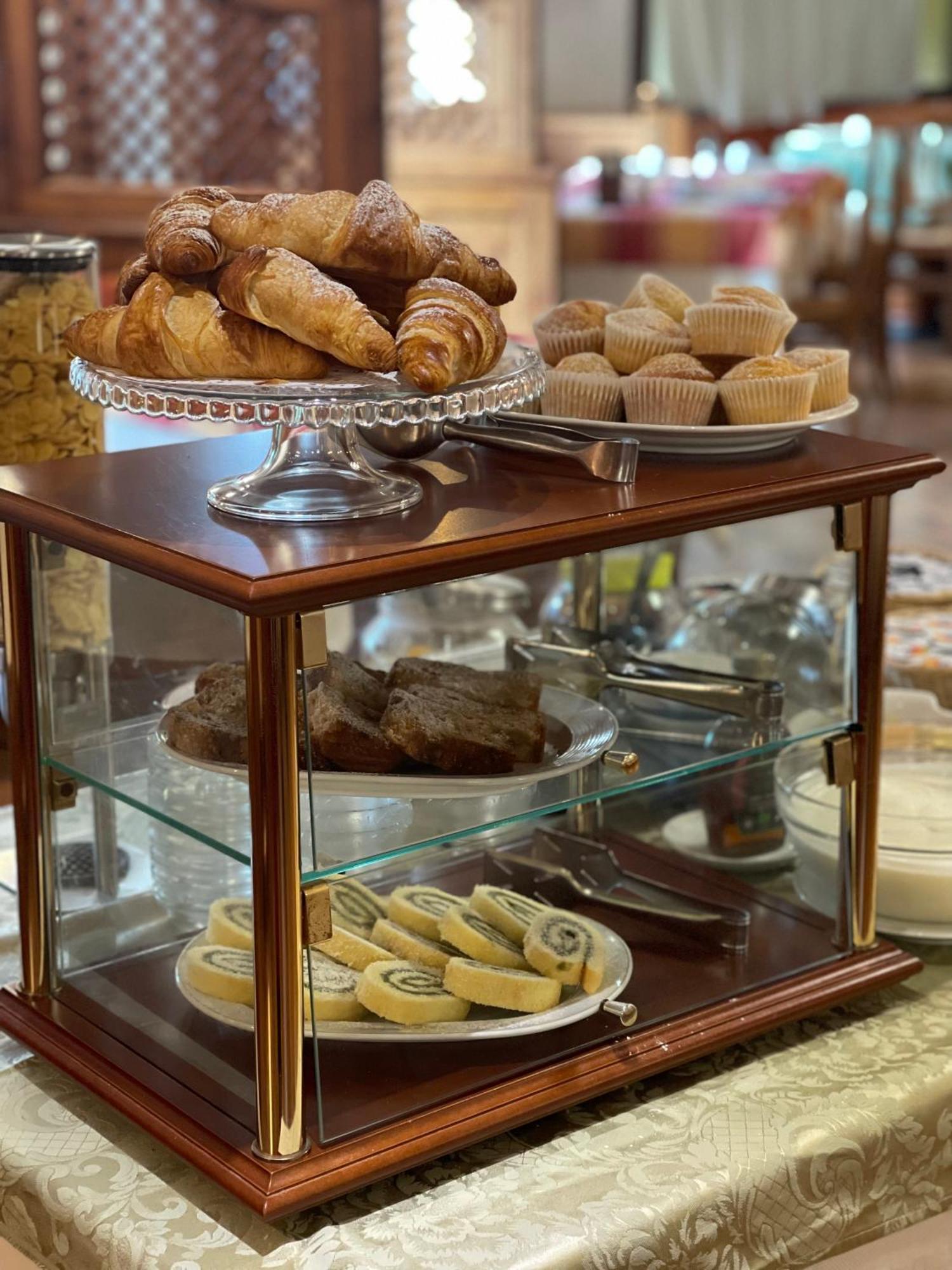 Hotel Bouton D'Or - Конье Экстерьер фото