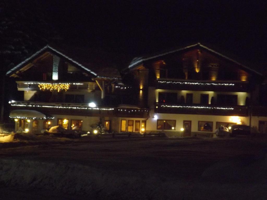 Hotel Bouton D'Or - Конье Экстерьер фото