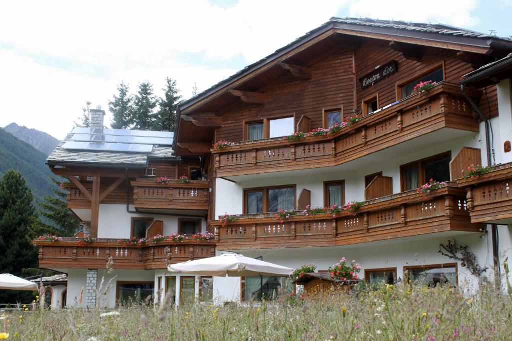 Hotel Bouton D'Or - Конье Экстерьер фото