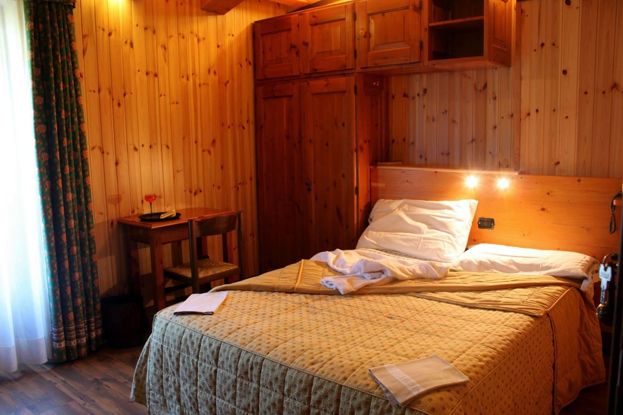 Hotel Bouton D'Or - Конье Экстерьер фото